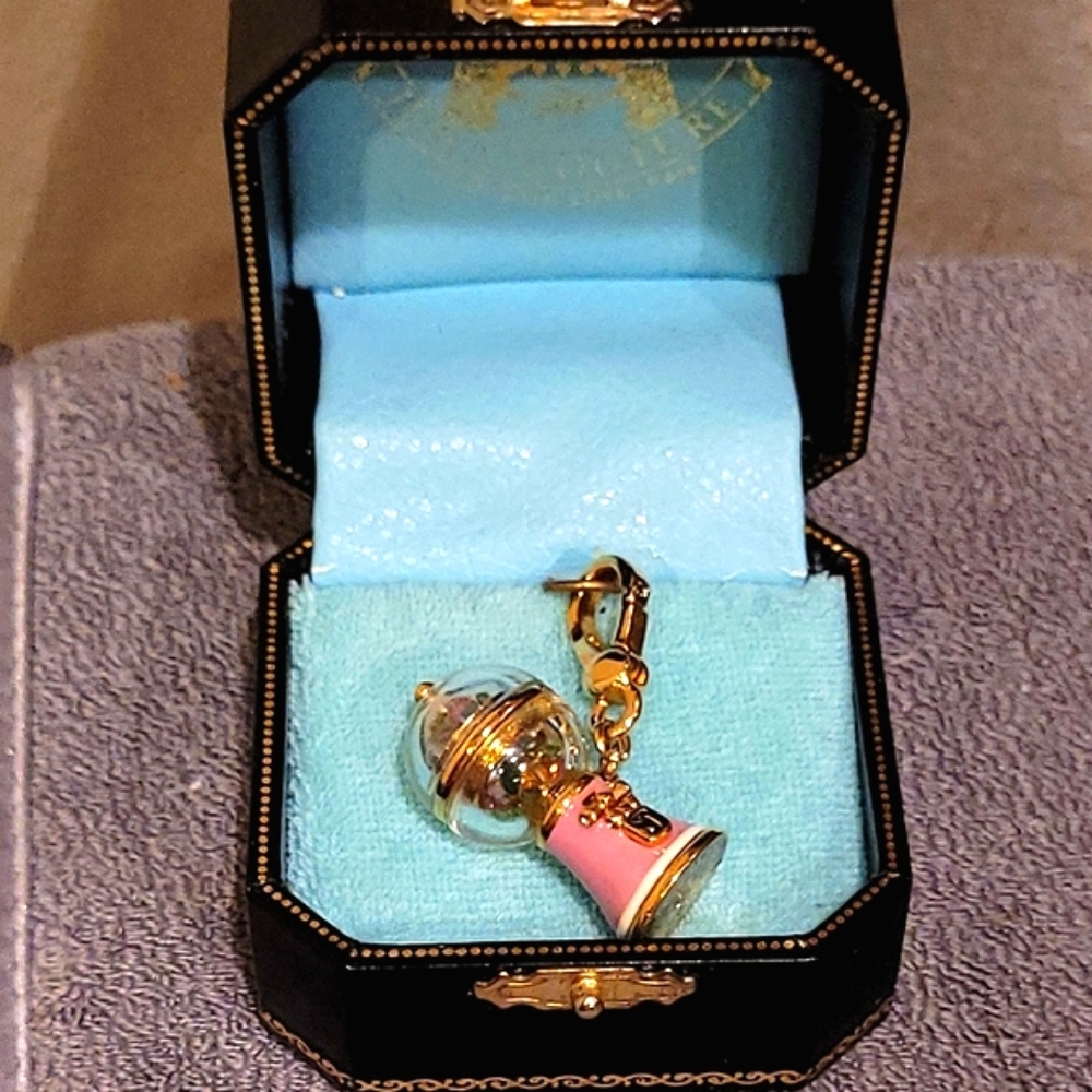 JUICY COUTURE PINK BUBBLE GUM MACHINE CHARM